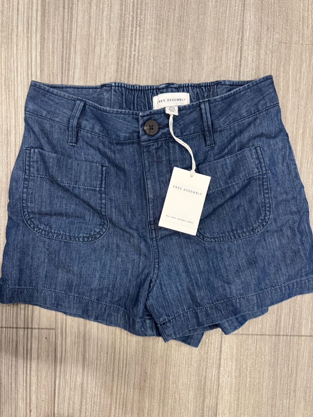 Free Assembly Women’s Indigo Denim Shorts